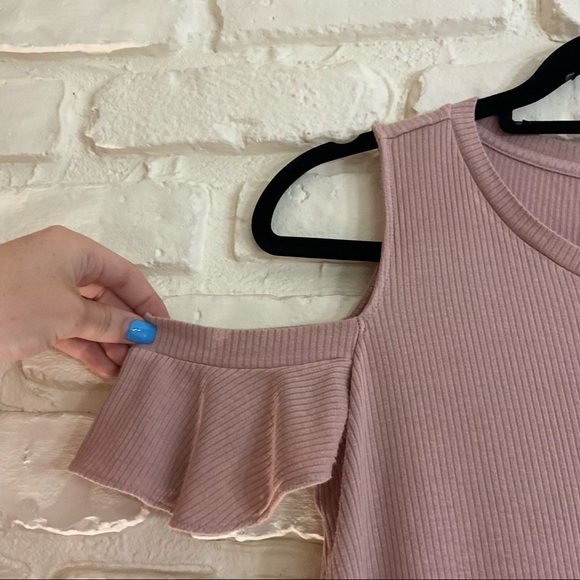 3/$15 American Eagle Ribbed Off-The-Should Tee - Picture 2 of 6